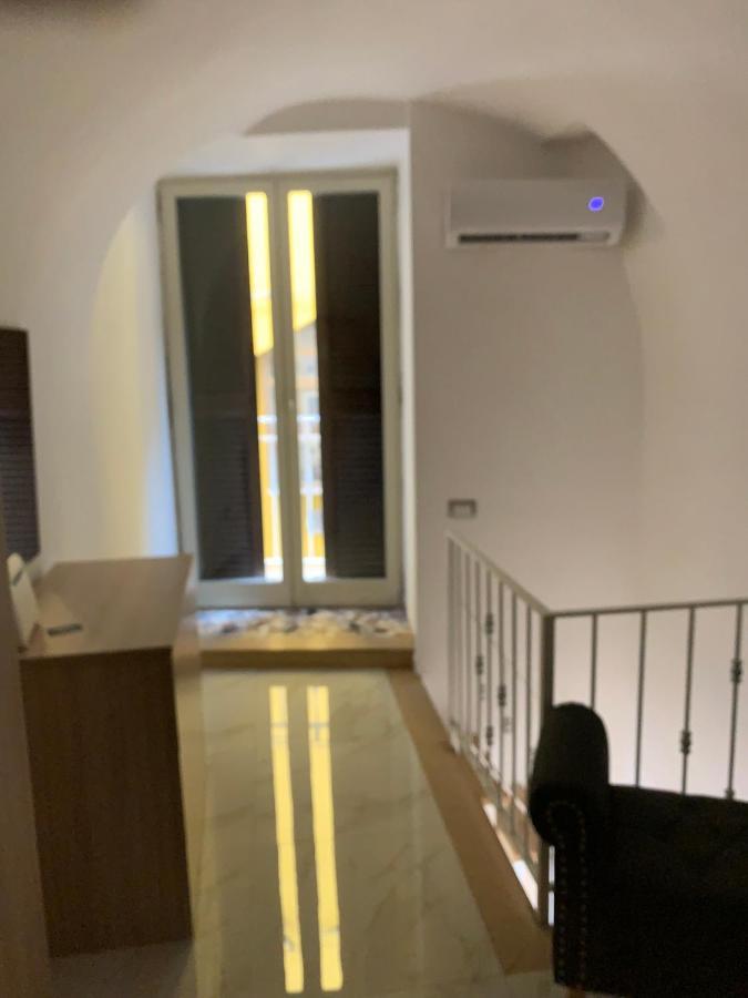 Viky House Chiaja 1 Apartment Napoli Bagian luar foto