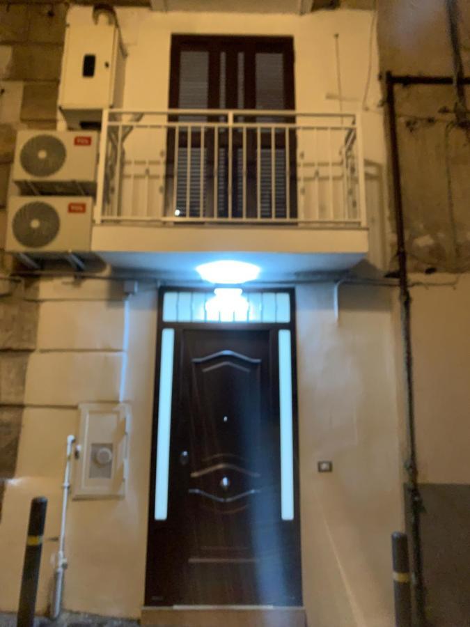 Viky House Chiaja 1 Apartment Napoli Bagian luar foto