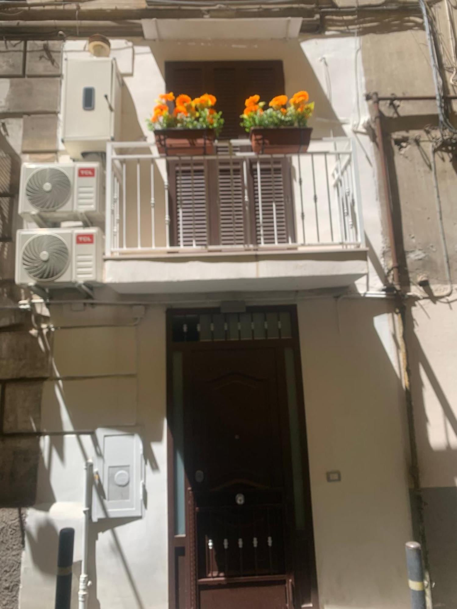 Viky House Chiaja 1 Apartment Napoli Bagian luar foto