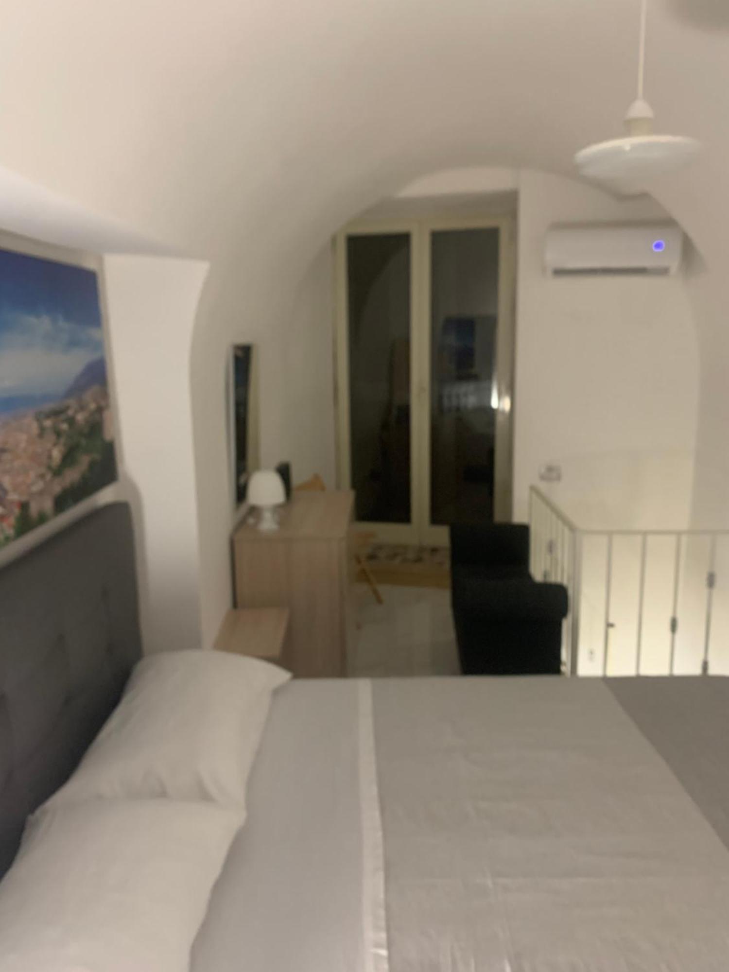 Viky House Chiaja 1 Apartment Napoli Bagian luar foto