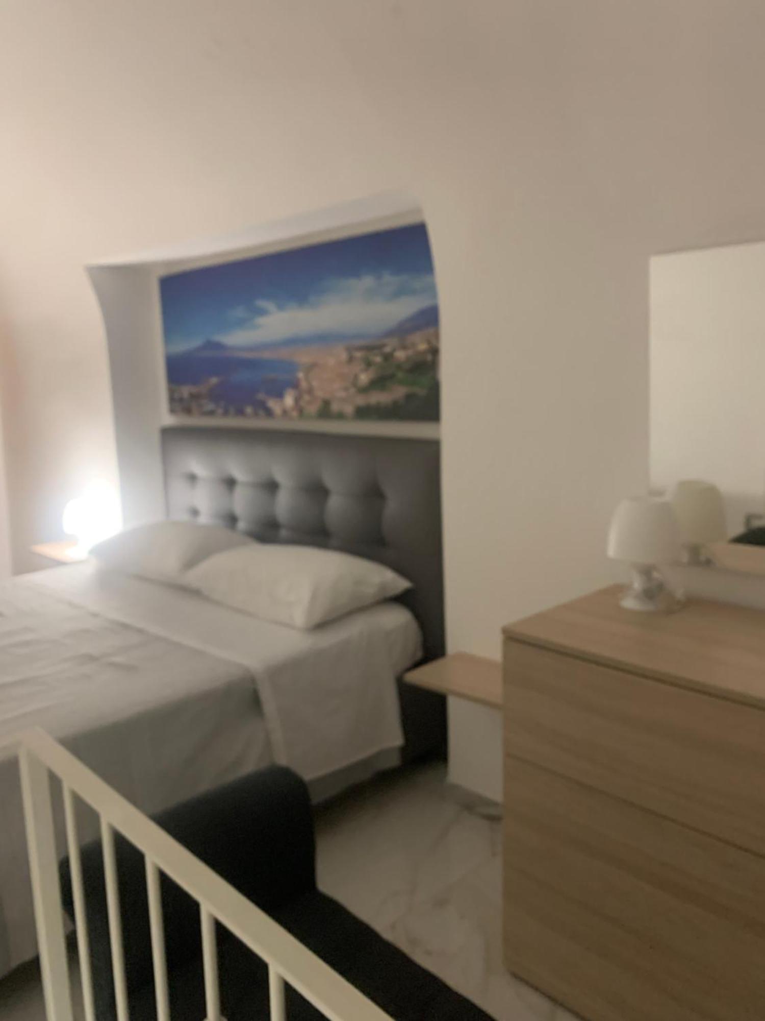 Viky House Chiaja 1 Apartment Napoli Bagian luar foto